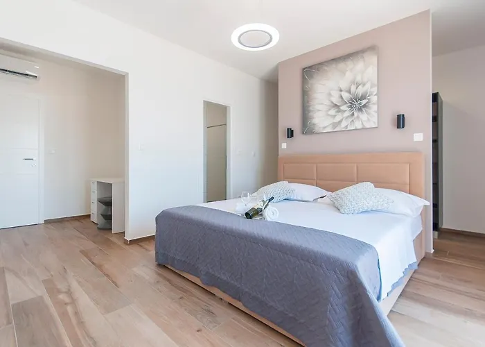 & Luxury Penthouse Omis Apartamento *