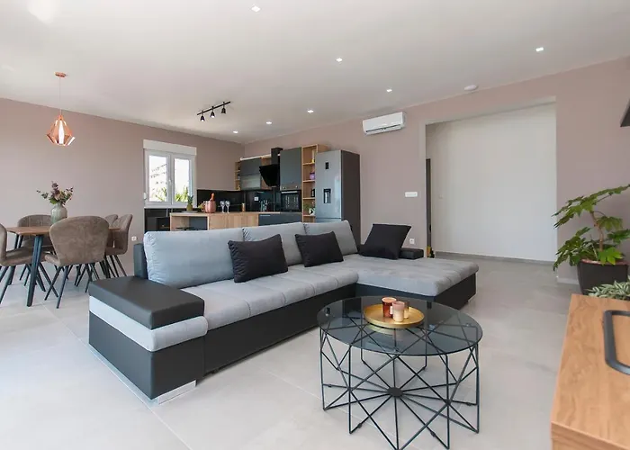 & Luxury Penthouse Omis