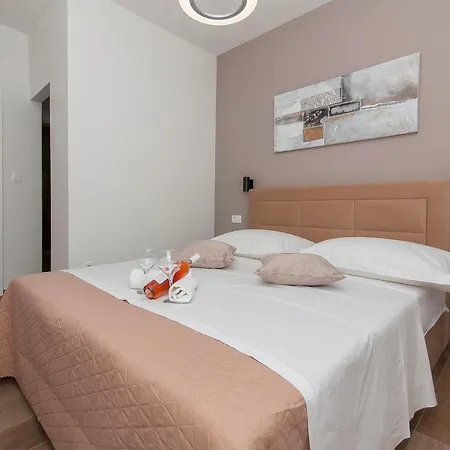Apartment & Luxury Penthouse Omis Duce