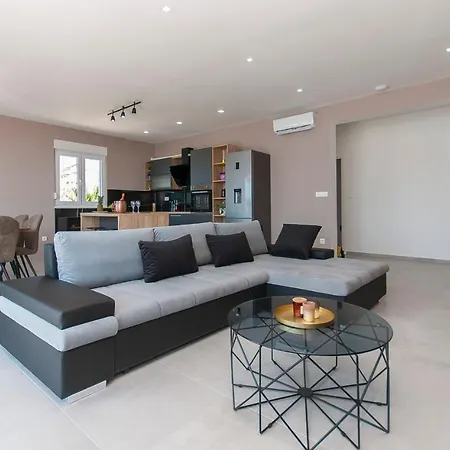 & Luxury Penthouse Omis