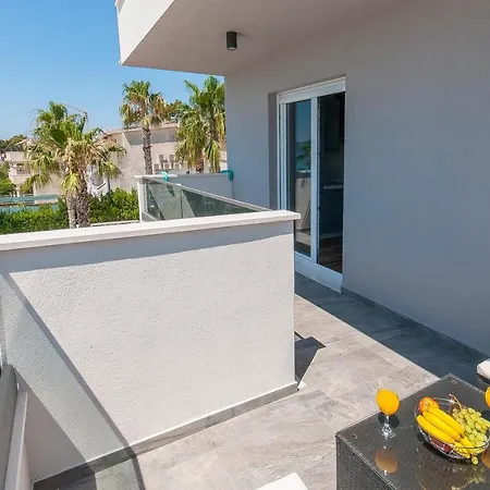 & Luxury Penthouse Omis *