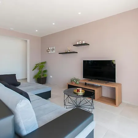 Apartment & Luxury Penthouse Omis *