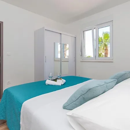 & Luxury Penthouse Omis Duce