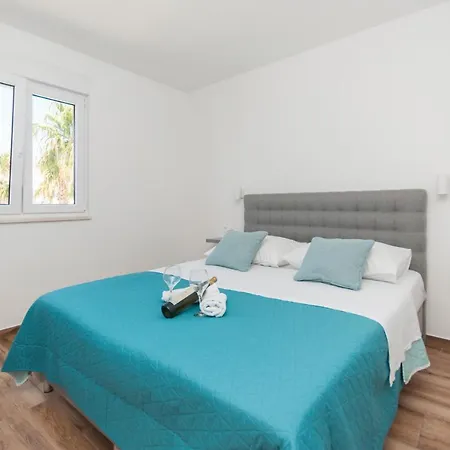 Apartment & Luxury Penthouse Omis *