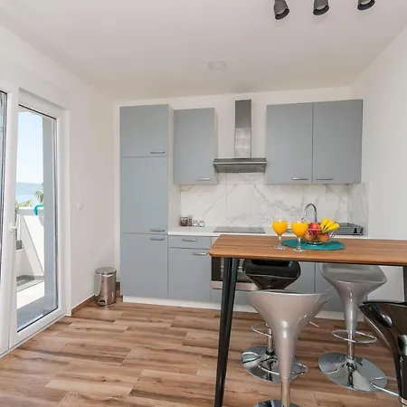 & Luxury Penthouse Omis Apartman