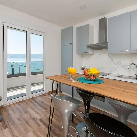 Apartment & Luxury Penthouse Omis *