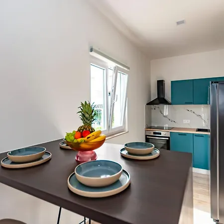 Apartment & Luxury Penthouse Omis *