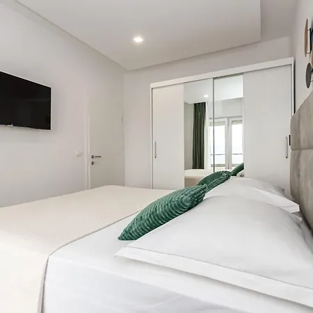 & Luxury Penthouse Omis Apartman