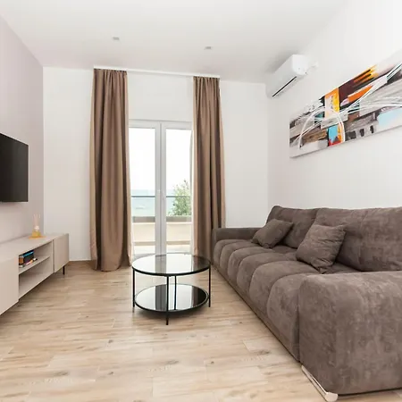 & Luxury Penthouse Omis Duce